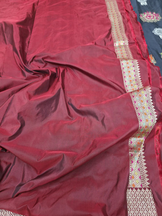 Contrast Black Red Handwoven Masterpiece Banarasi Pure Katan Silk Saree